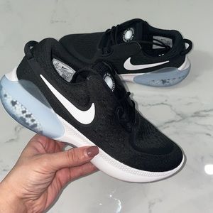 Women’s Nike joyride dual run